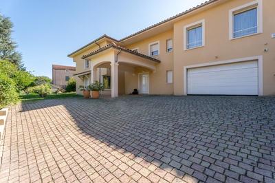 Maison - 269 m² - 7 pièces