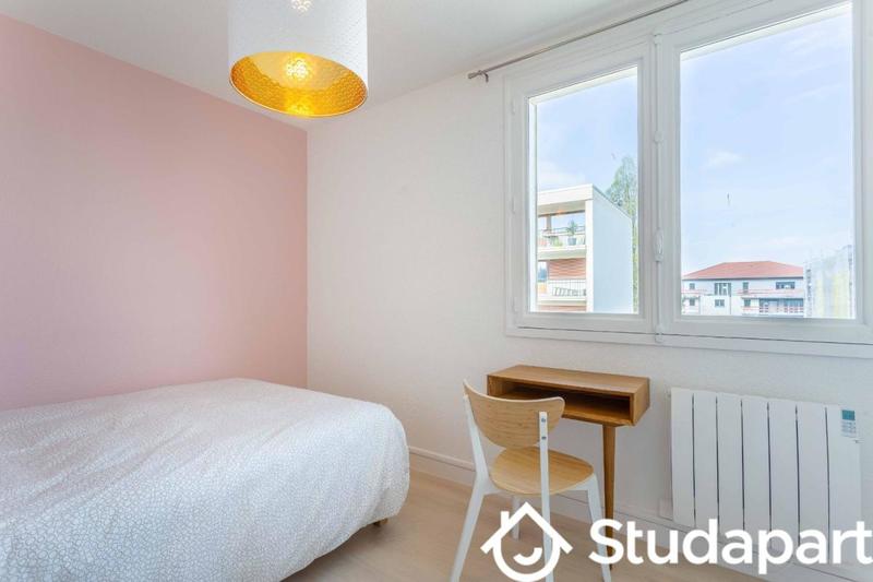 Chambre - 9 m² - 1 pièce