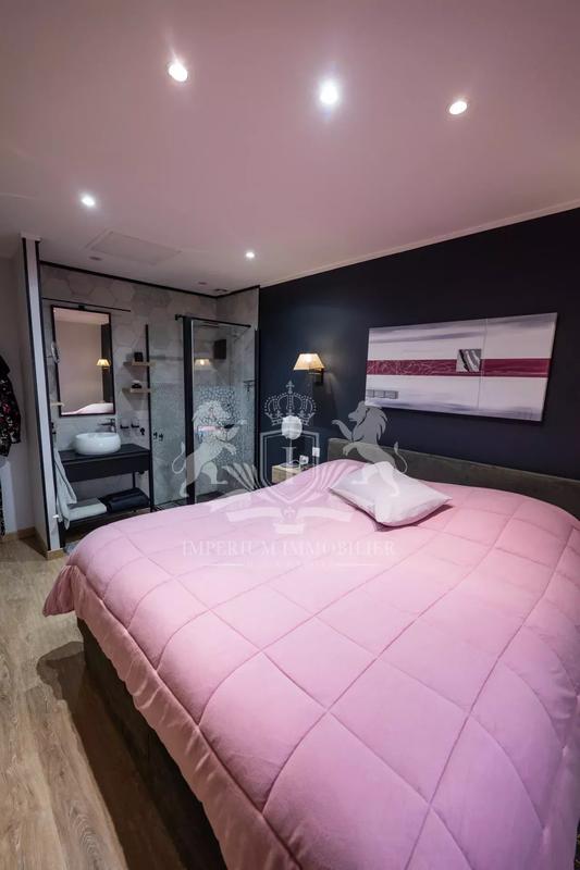 Maison - 143 m² - 7 pièces