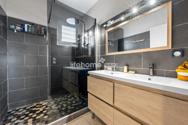 Maison - 98 m² - 5 pièces