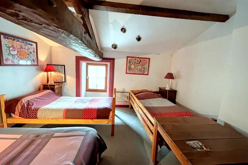 Maison - 240 m² - 8 pièces