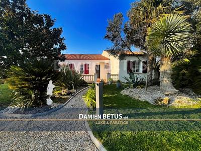 Maison - 160 m² - 8 pièces