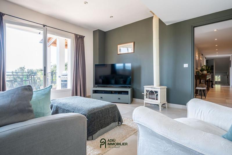 Villa - 417 m² - 11 pièces