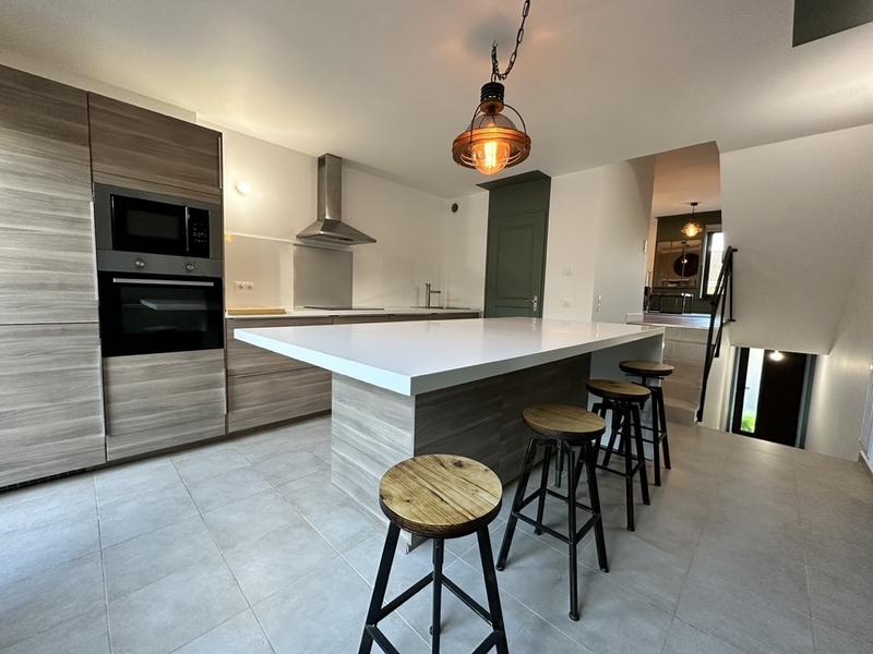 Maison - 90 m² - 4 pièces