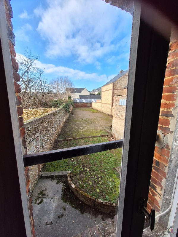 Maison - 242 m² - 10 pièces