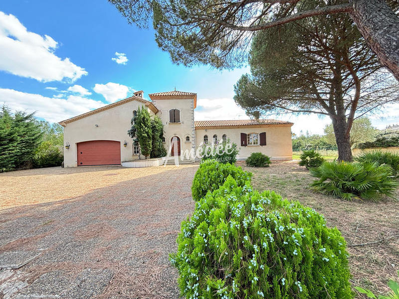 Maison traditionnelle - 228 m² - 5 pièces