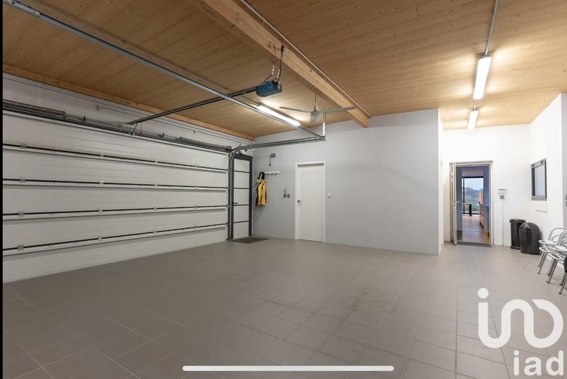 Maison - 240 m² - 8 pièces