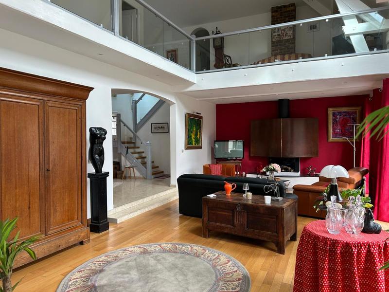 Maison - 338 m² - 7 pièces