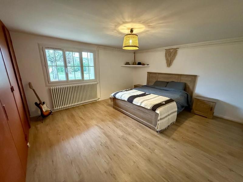 Maison - 265 m² - 12 pièces