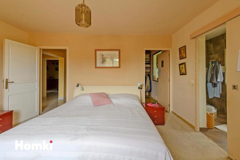 Maison - 394 m² - 12 pièces