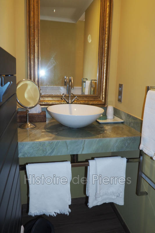 Maison - 300 m² - 10 pièces