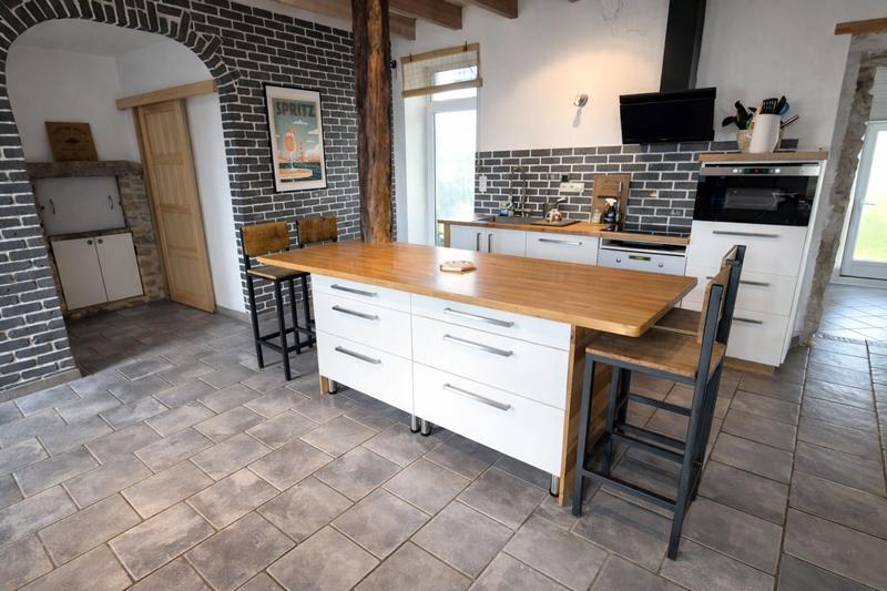 Mas - 236 m² - 8 pièces