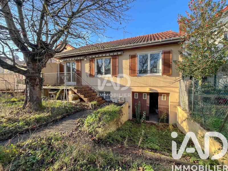 Maison - 90 m² - 6 pièces