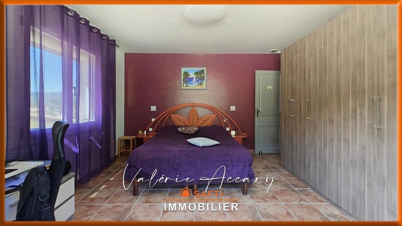 Maison - 102 m² - 4 pièces