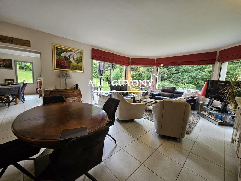 Maison contemporaine - 264 m² - 7 pièces