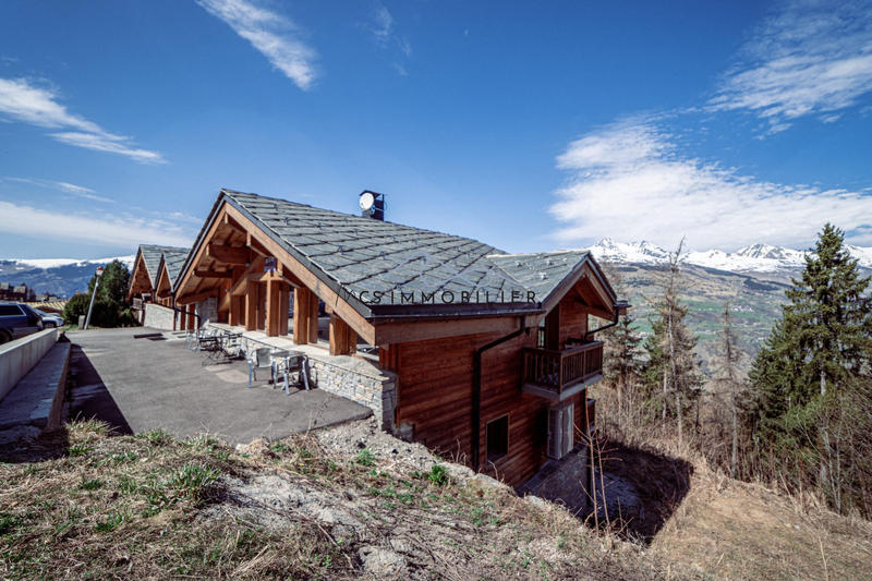 Châlet - 300 m² - 11 pièces