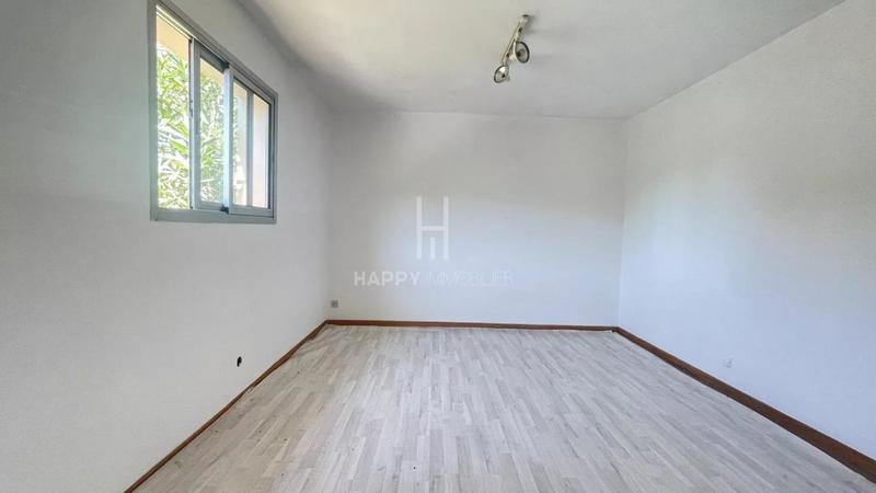 Maison - 185 m² - 8 pièces