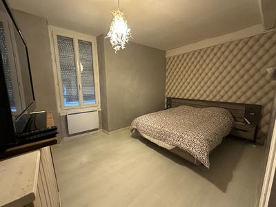 Maison - 228 m² - 7 pièces