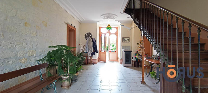 Viager - Maison - 395 m² - 8 pièces