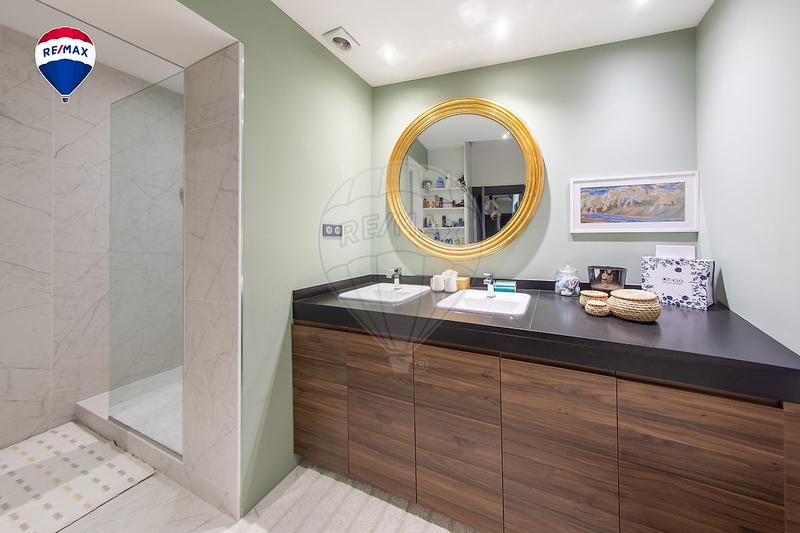 Appartement bourgeois - 149 m² - 5 pièces