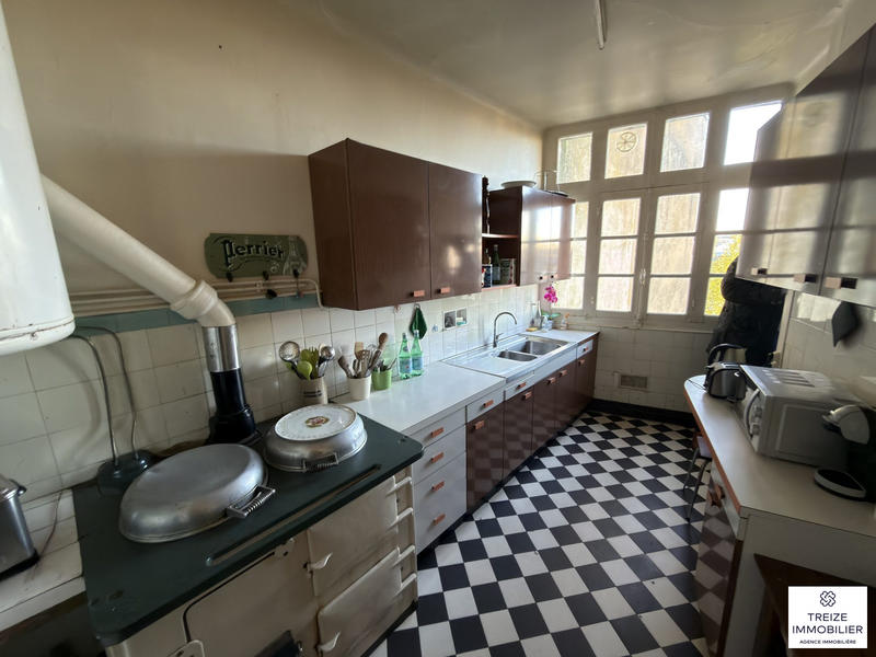 Maison - 280 m² - 7 pièces