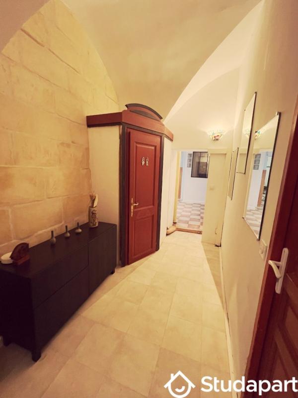 Chambre - 9 m² - 1 pièce