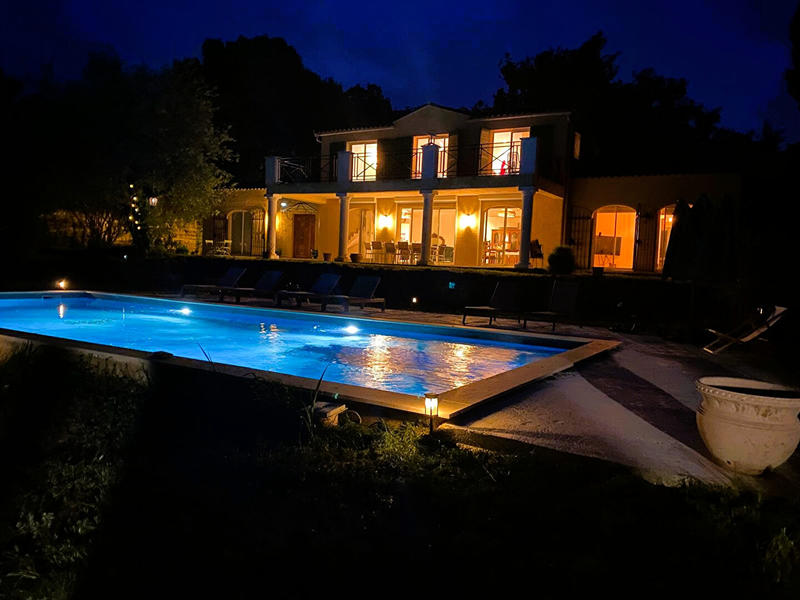 Villa - 234 m² - 6 pièces