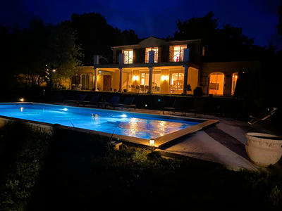 Villa - 234 m² - 6 pièces