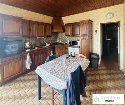 Maison ancienne - 182 m² - 7 pièces