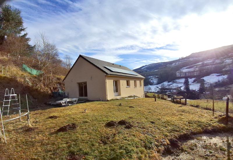 Maison - 93 m² - 4 pièces