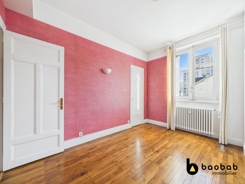 Appartement - 122 m² - 5 pièces