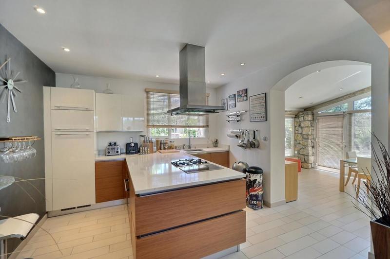 Maison - 150 m² - 4 pièces