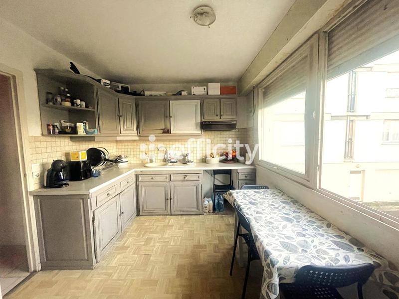 Appartement - 93 m² - 5 pièces