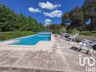 Maison - 245 m² - 6 pièces