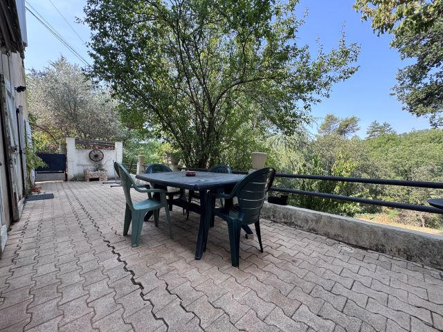 Appartement - 95 m² - 5 pièces