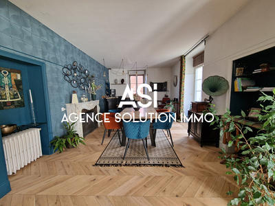 Maison - 339 m² - 8 pièces