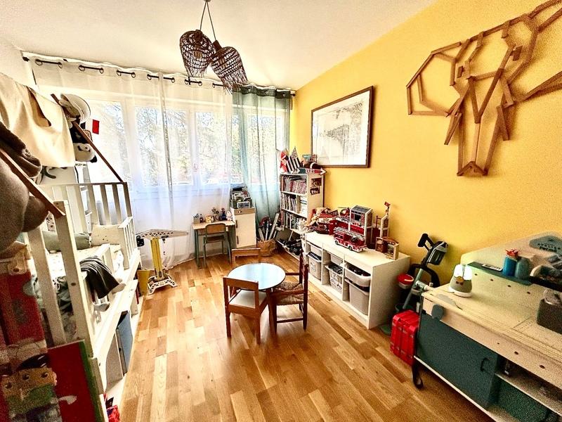 Appartement - 90 m² - 4 pièces