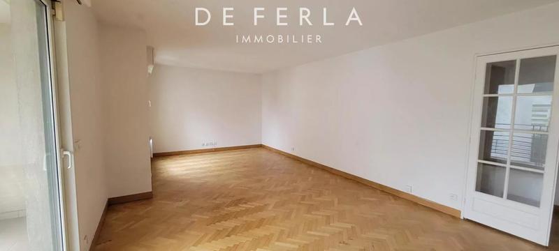 Studio - 114 m² - 6 pièces