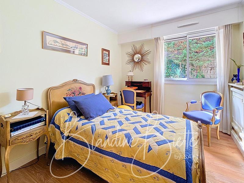 Appartement - 99 m² - 5 pièces