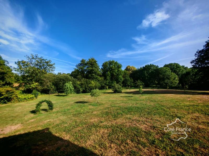 Propriété - 85 m² - 5 pièces