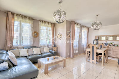 Maison - 203 m² - 7 pièces