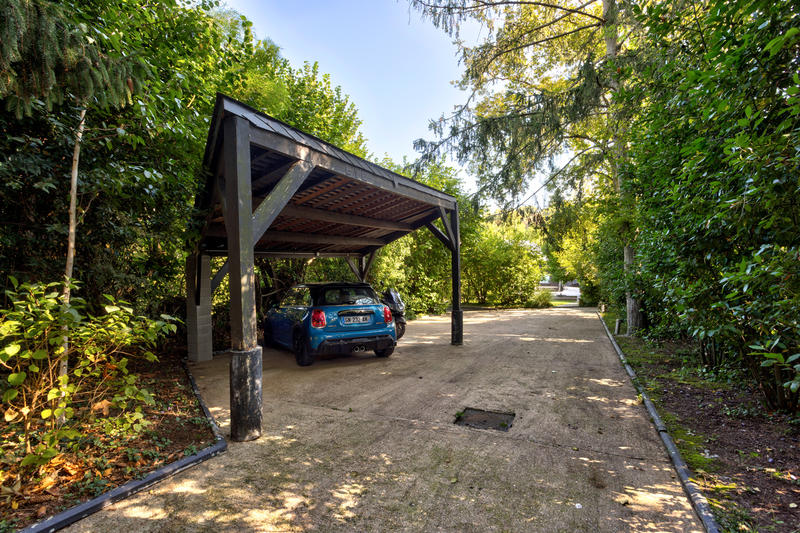 Maison - 258 m² - 7 pièces