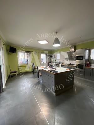 Maison - 575 m² - 16 pièces