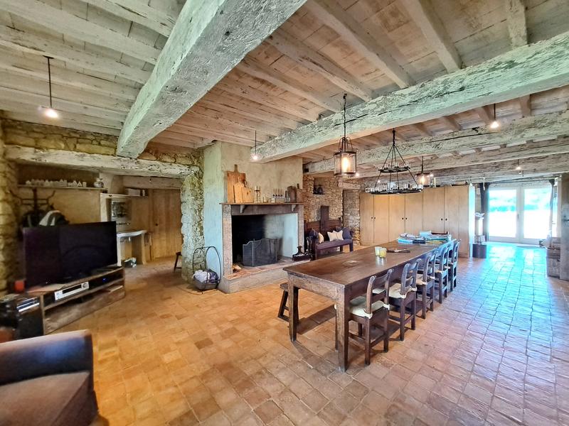 Maison - 427 m² - 12 pièces