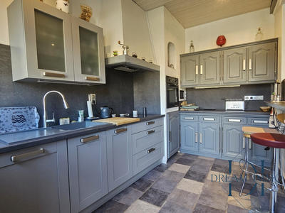 Maison - 187 m² - 7 pièces