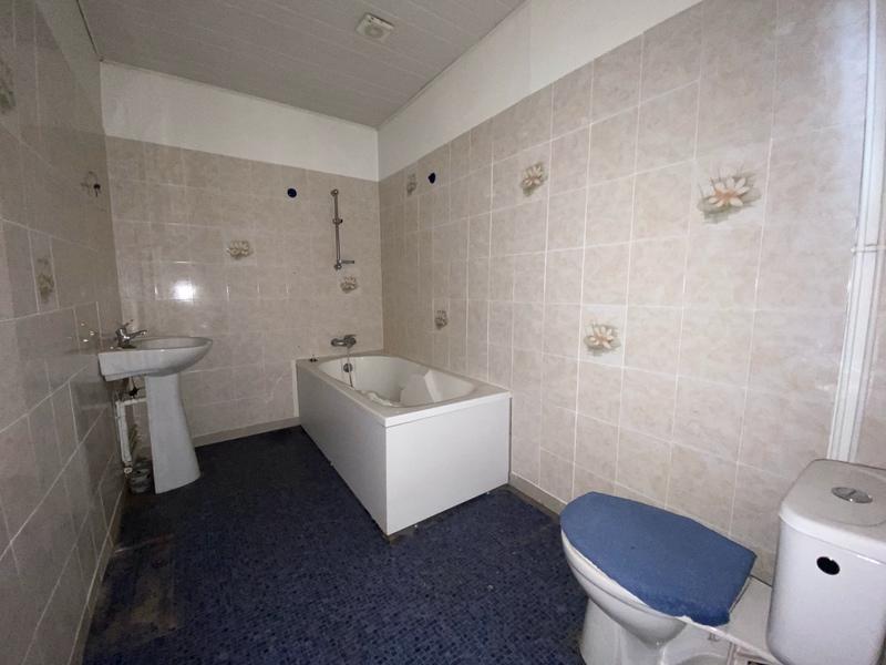 Immeuble - 95 m² - 7 pièces