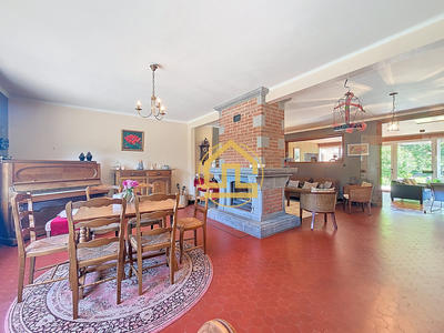 Maison - 212 m² - 7 pièces