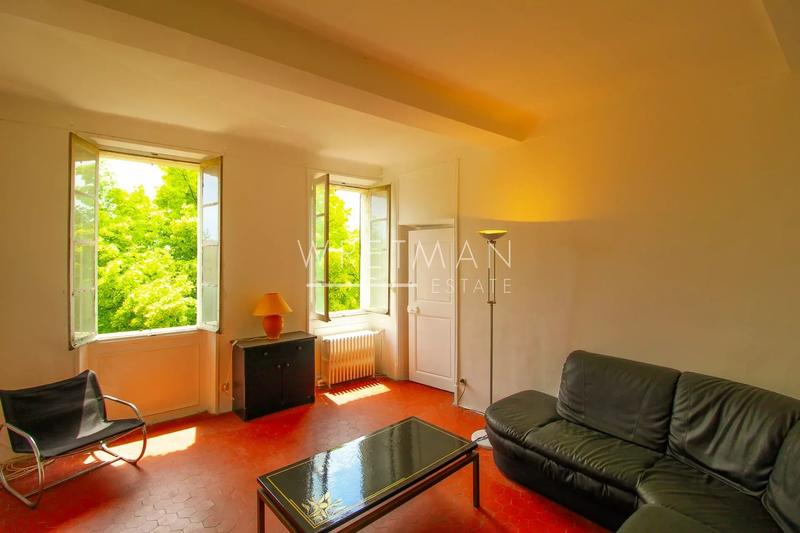 Mas - 300 m² - 13 pièces