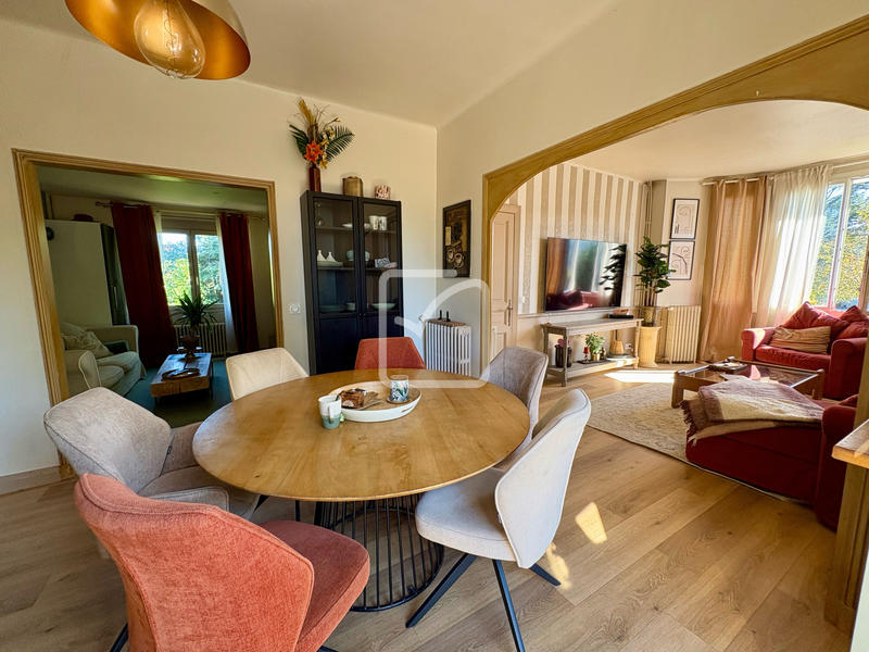 Maison - 200 m² - 8 pièces