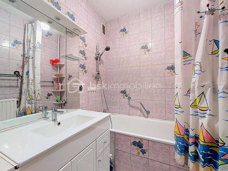 Maison - 98 m² - 8 pièces